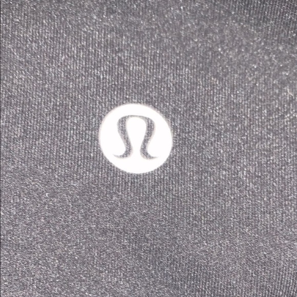 Cropped black lululemon legging - Picture 4 of 5